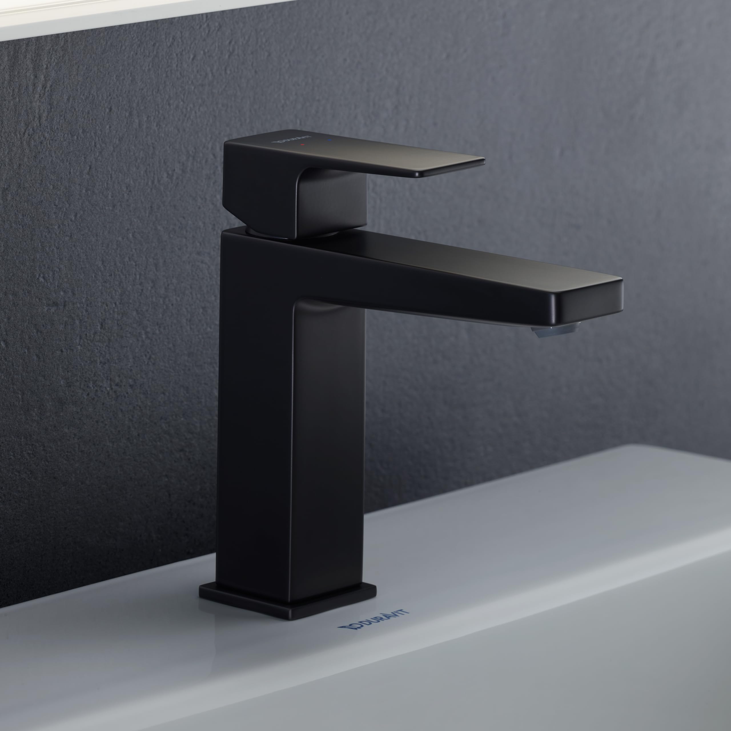 duravit-manhattan-waschtischarmatur-gr-e-m-116-mm-schwarz-matt-wassersparend image 4