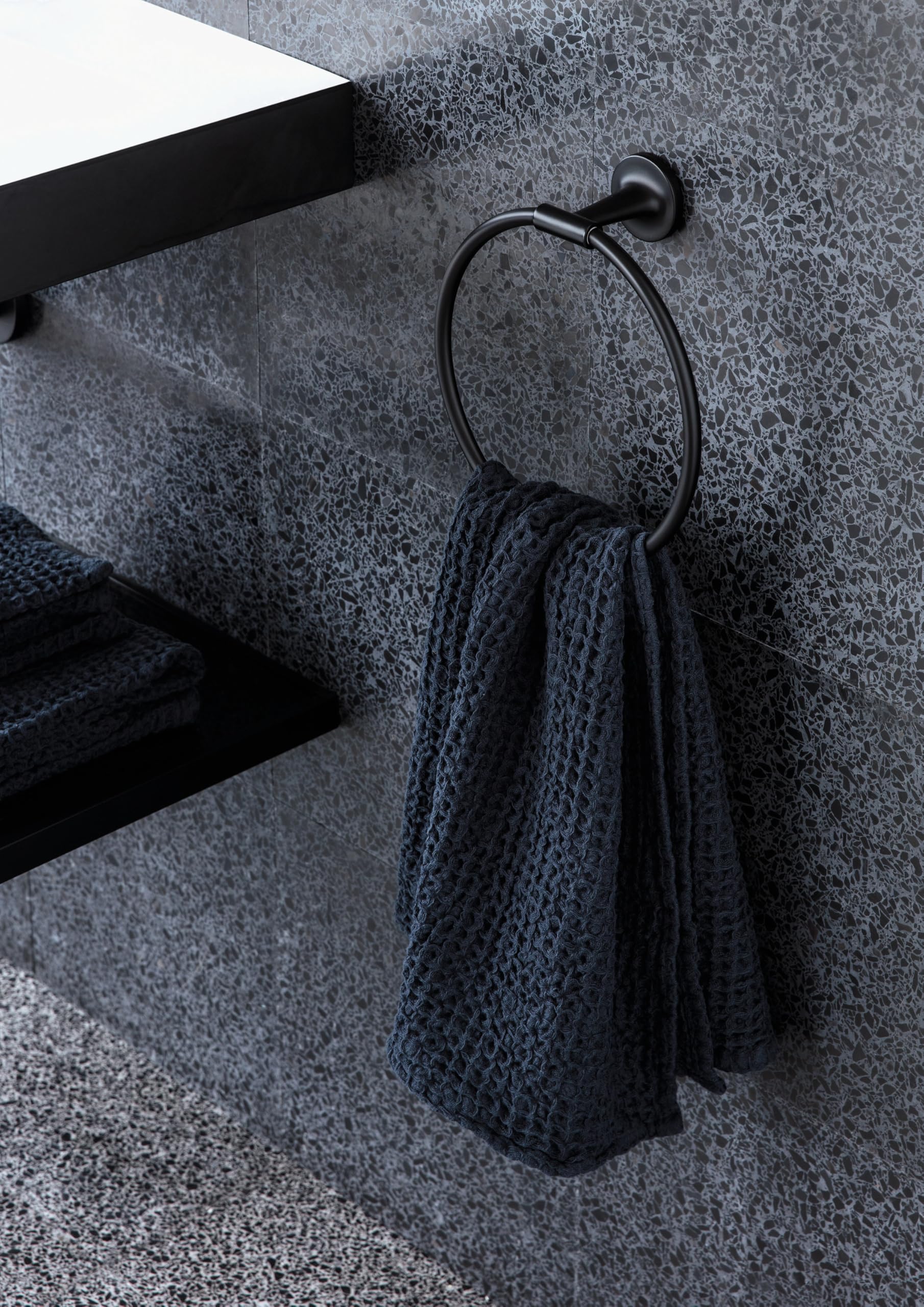 duravit-starck-t-handtuchring-wandmontage-schwarz-matt-21-cm-180-schwenkbar image 2