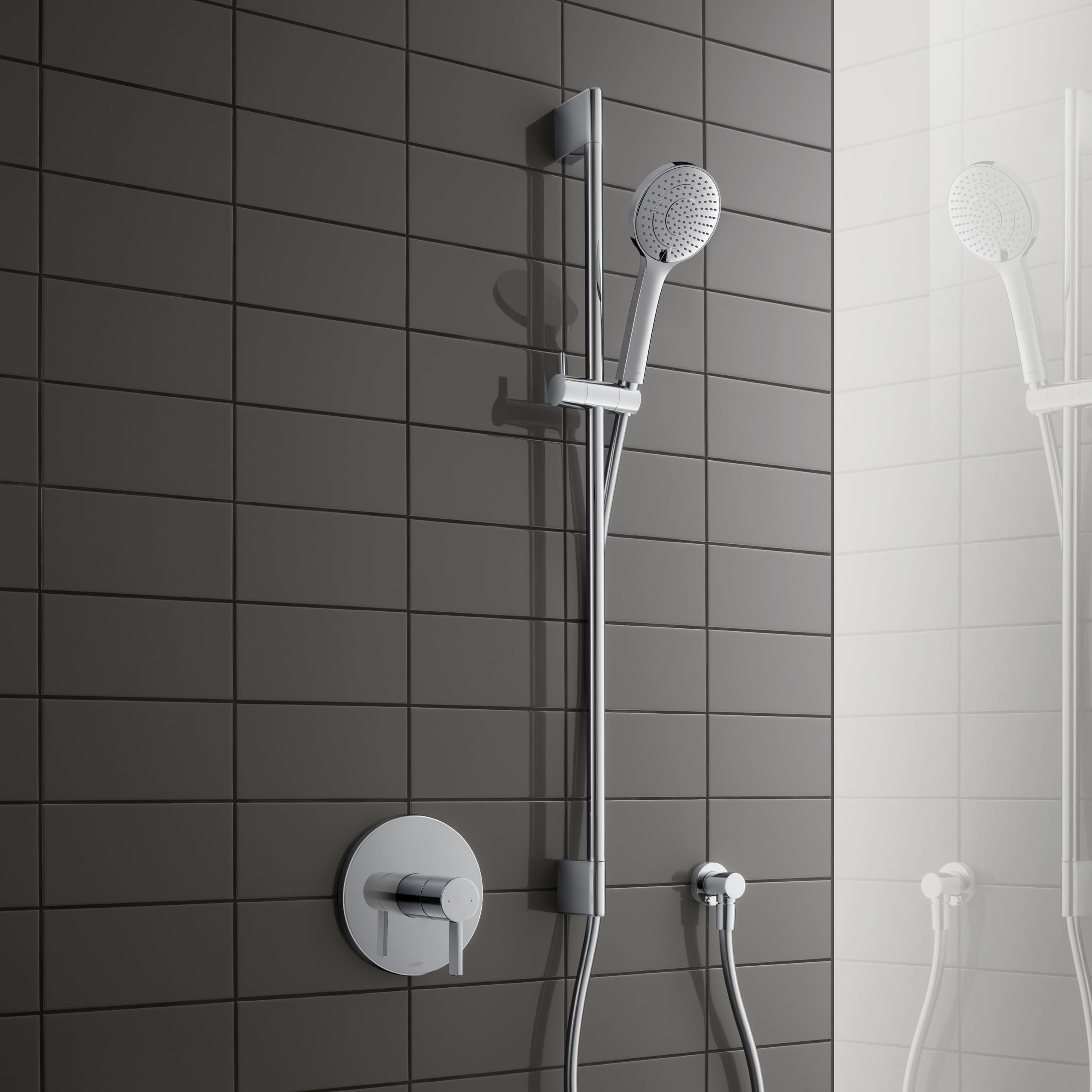 duravit-universal-duschset-900-mm-mit-3-strahl-handbrause-duschstange-und-1600-m image 6
