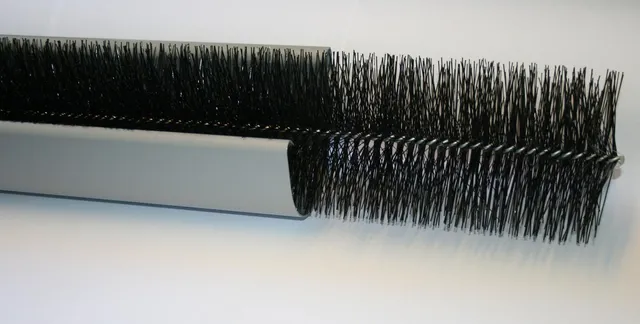 marley-laubfangkorb-f-r-dachrinne-120-mm-120-cm-schwarz image 1