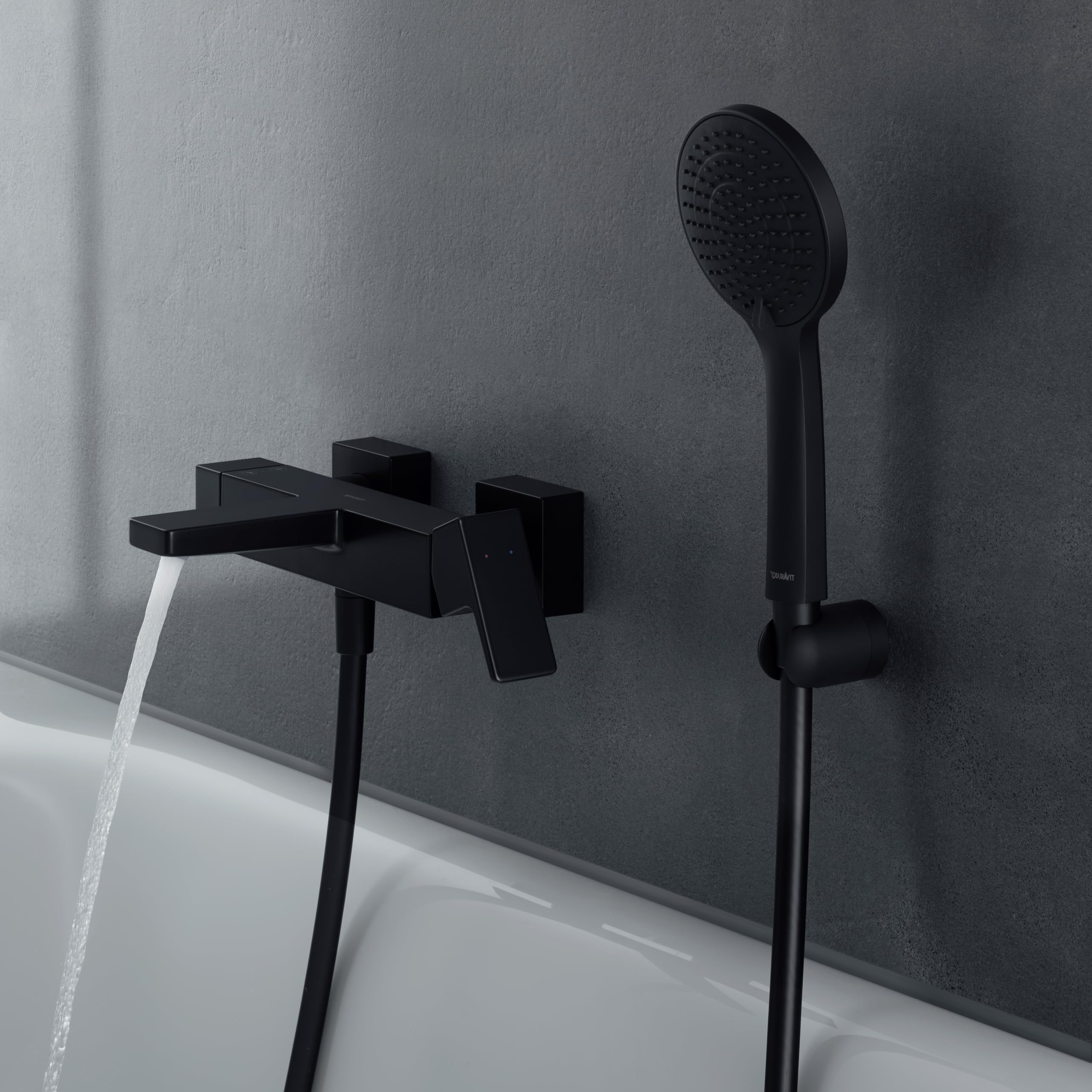 duravit-manhattan-wannenarmatur-aufputz-2-verbraucher-schwarz-matt image 2